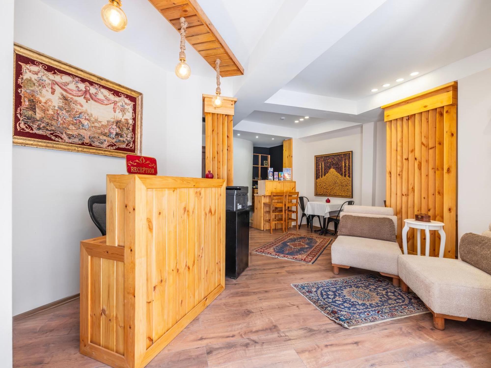 Otel Magnificent 3*